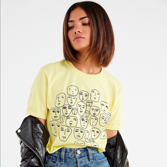 Urban Outfitters Faces Sketch Cropped Tee - Picture 3 of 7
